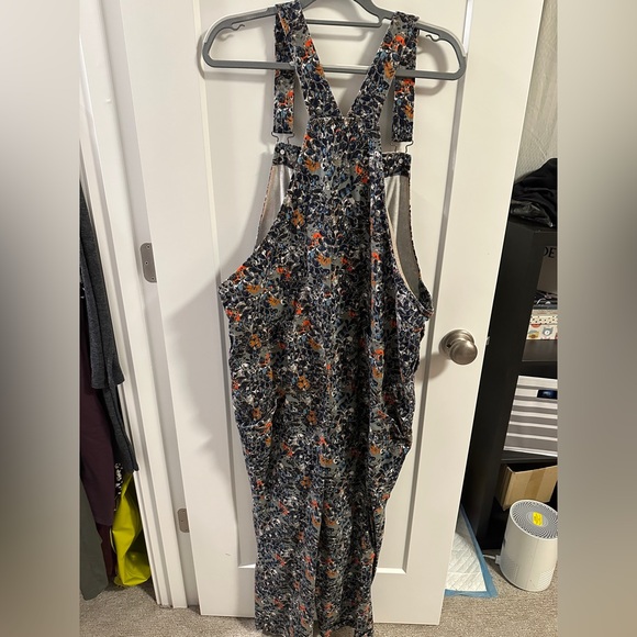 Wildfang Essential Overall Floral 2X - Picture 3 of 3